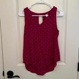 Old‎ Navy sleeveless blouse